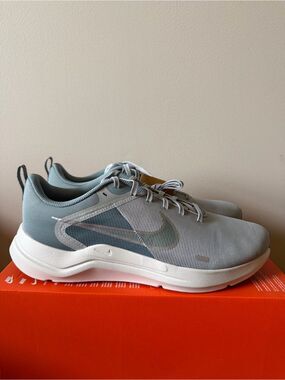 Nike Downshifter 12 Cool Grey Metallic DD9293-004 Men’s Size 10